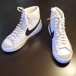 Nike Classic White and Black High-Tops